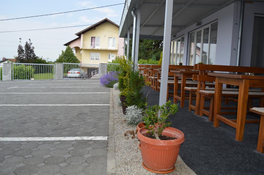 Bed and Breakfast Pansion Antonio Slavonski Brod Exteriér fotografie