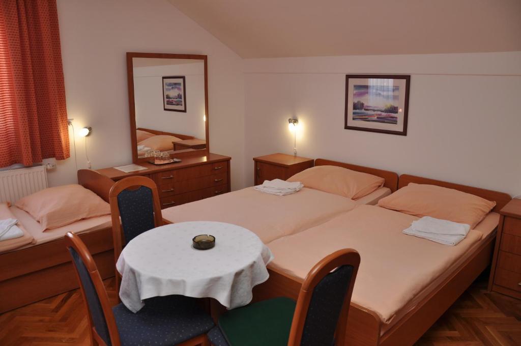 Bed and Breakfast Pansion Antonio Slavonski Brod Exteriér fotografie